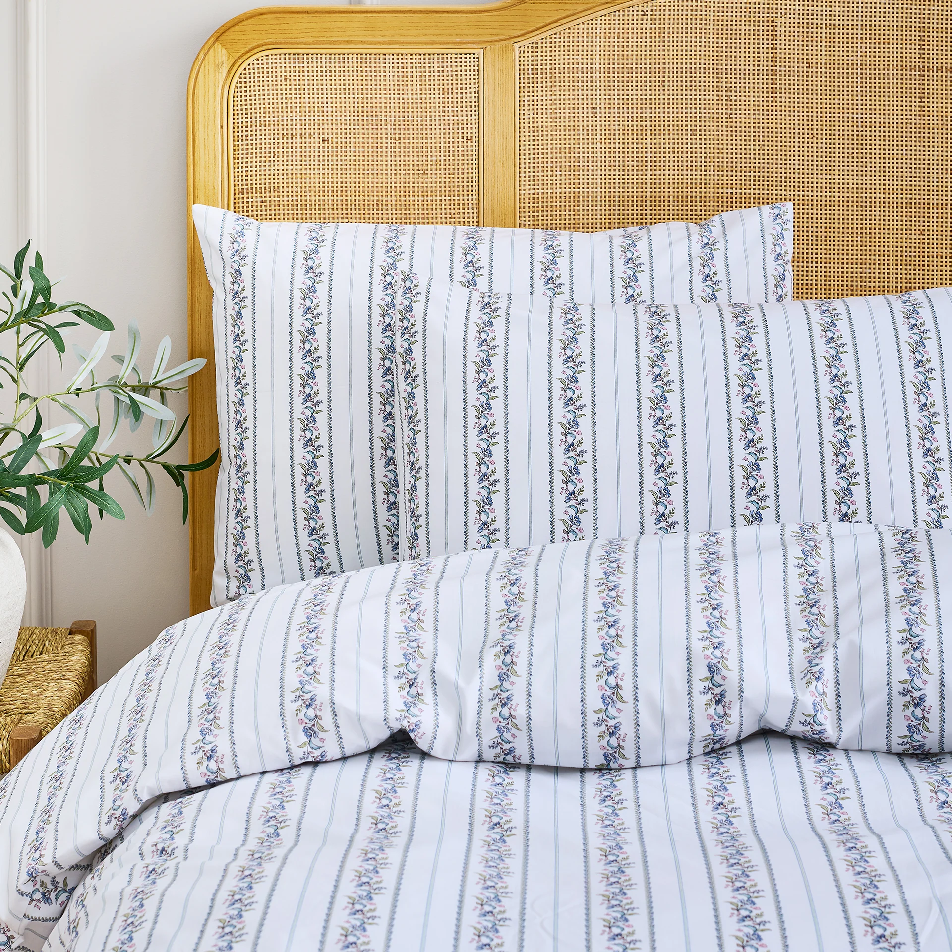 Clara Floral Standard Pillowcase Pair - Image 3