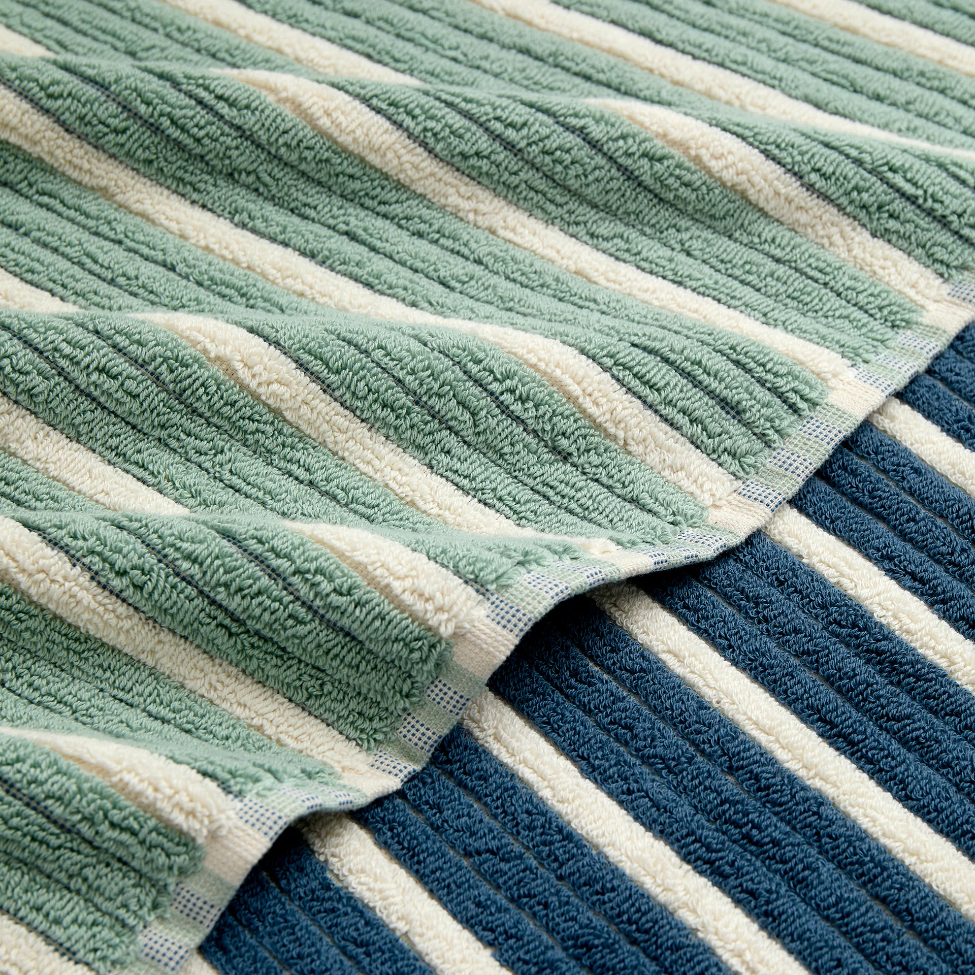 Darwin Towel - Image 3