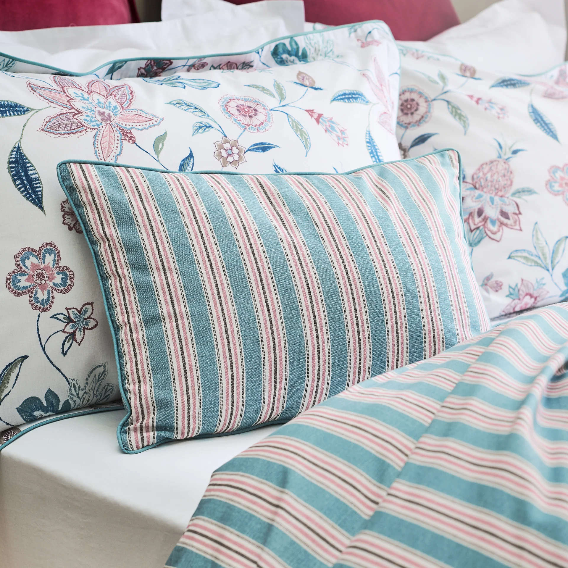 Kew Boudoir Cushion - Image 10