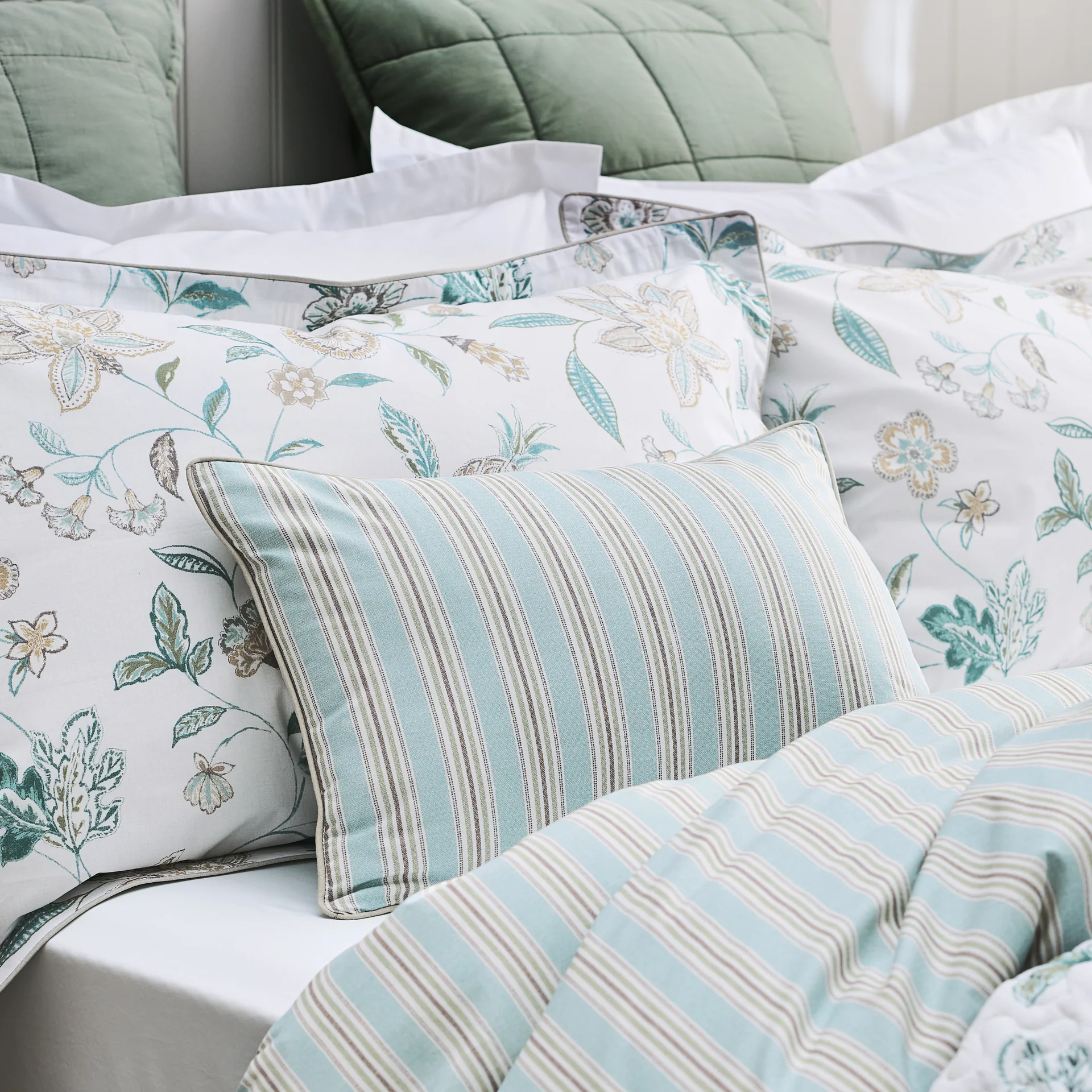 Kew Boudoir Cushion - Image 6