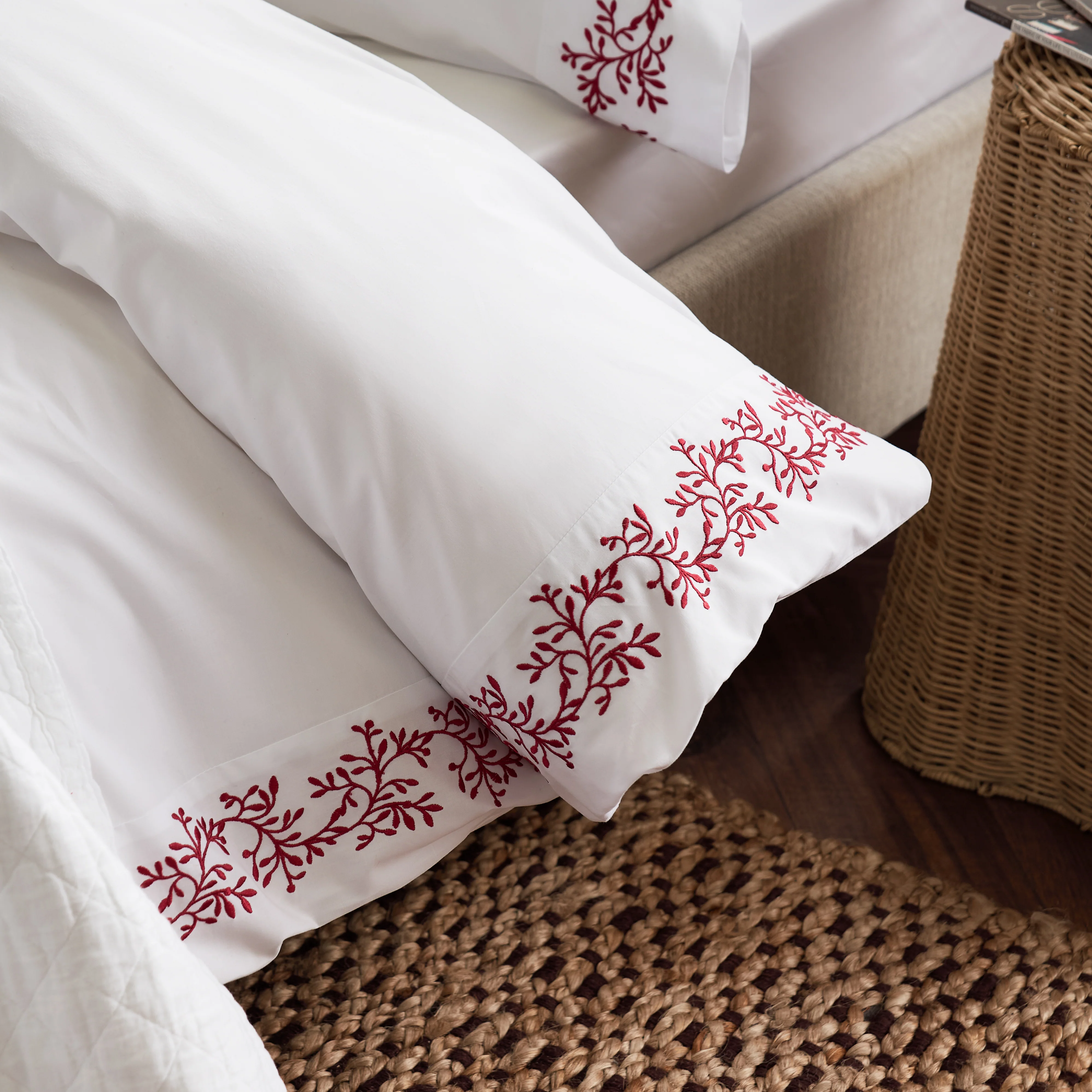 Mistletoe Duvet Set - Image 9