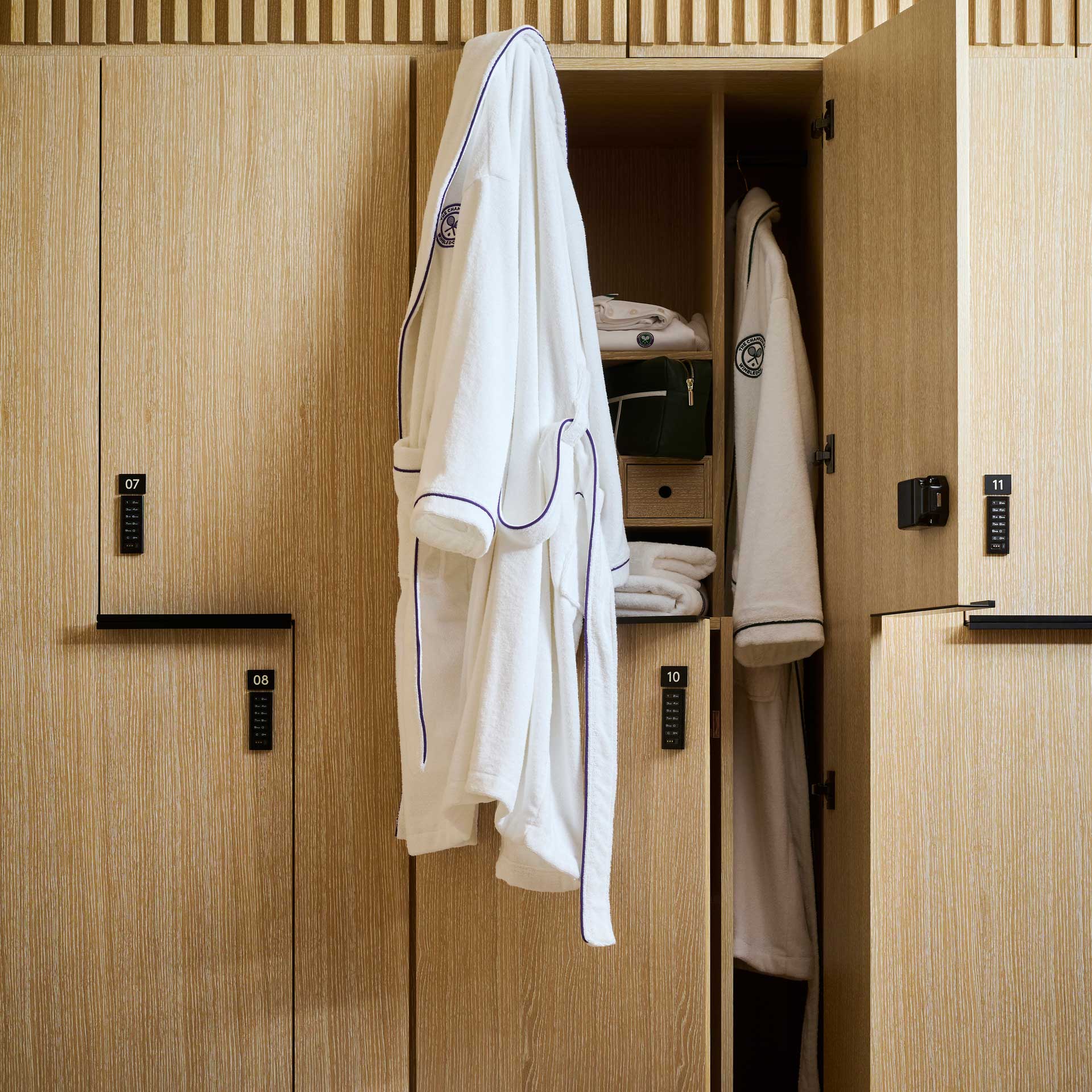 Wimbledon Baseline Robe - Image 14